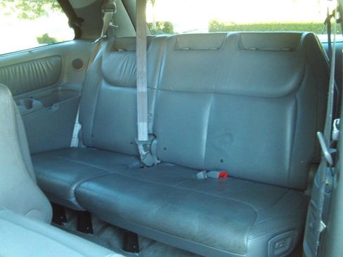 Used 2008 Toyota Sienna XLE Limited image 30