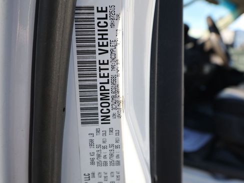 Used 2012 RAM 5500 w/ PWR Accessory Group image 26