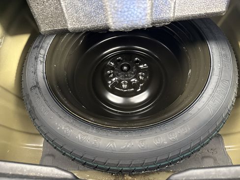 Used 2015 Toyota Camry SE image 21