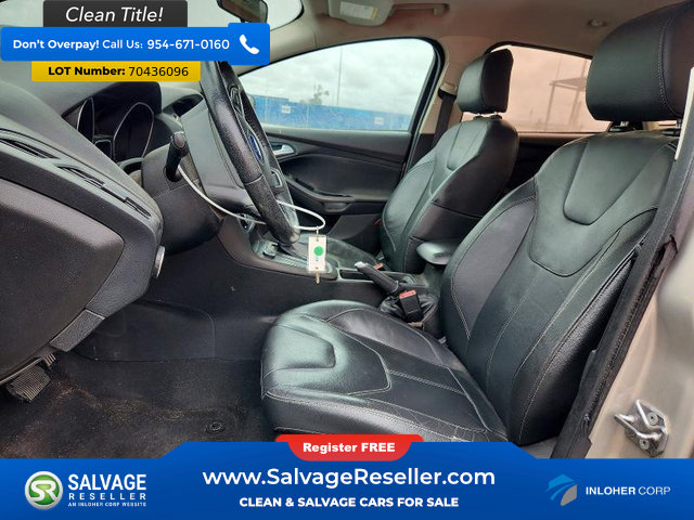 Used 2015 Ford Focus SE w/ Equipment Group 201A FWD image 9