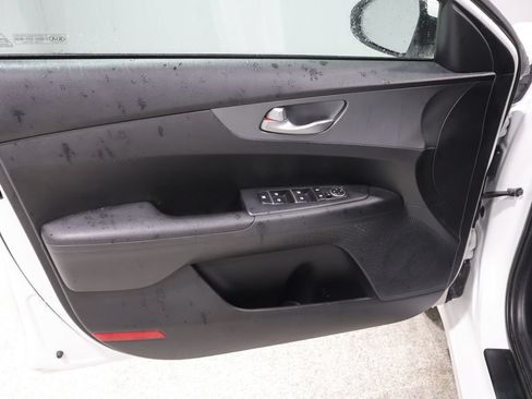 Used 2019 Kia Forte LXS FWD image 11