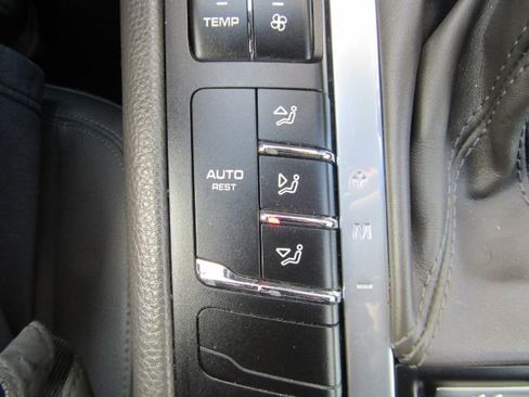 Used 2018 Porsche Macan image 49