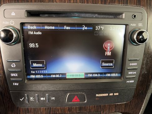 Used 2015 Chevrolet Traverse LT w/ Style and Technology Package image 18