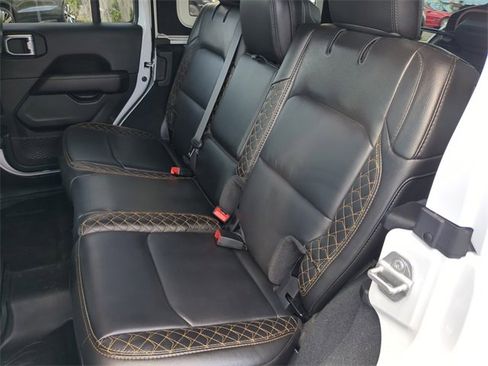 Used 2022 Jeep Wrangler Unlimited Sahara image 19