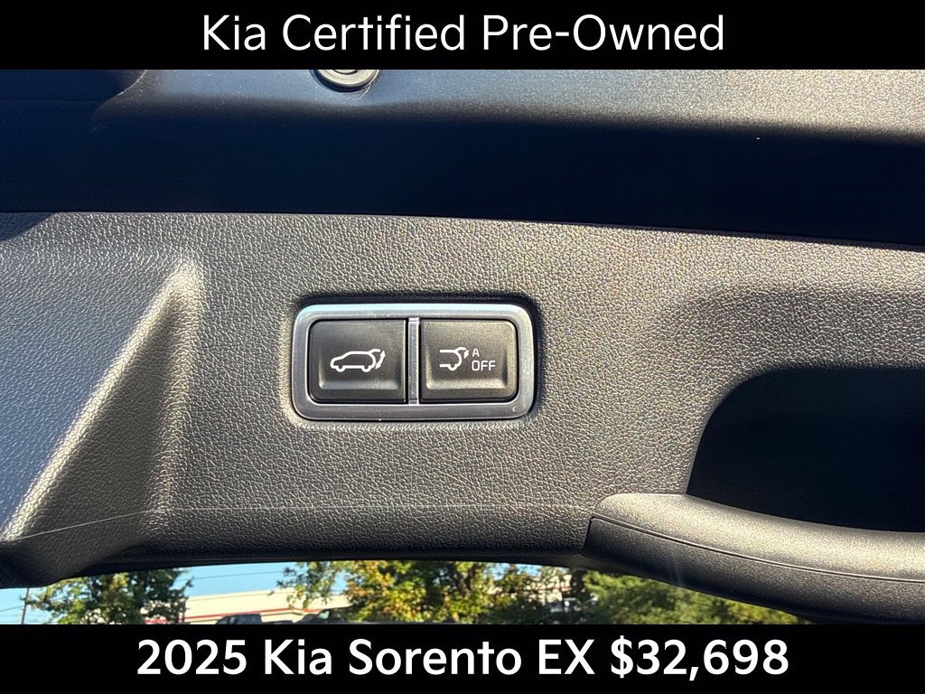 Certified 2025 Kia Sorento EX w/ Panoramic Sunroof Package AWD/4WD image 19