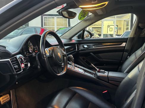 Used 2014 Porsche Panamera S image 11