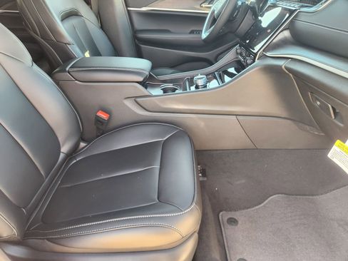 New 2025 Jeep Grand Cherokee Limited image 13