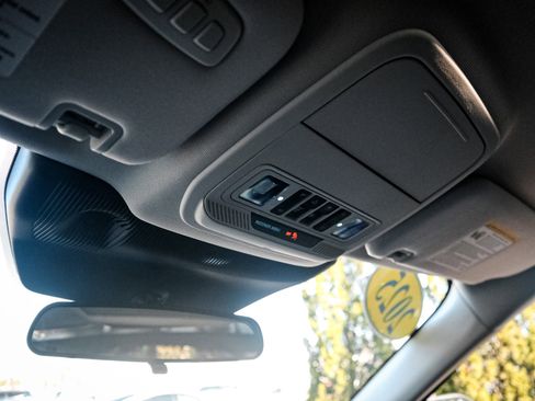 Used 2025 Ford Explorer Active w/ Active Comfort Package image 27