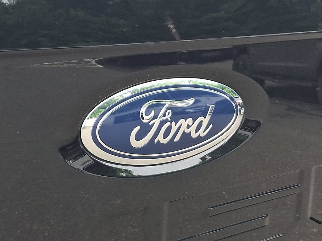 Certified 2023 Ford F150 Lariat w/ Equipment Group 502A High AWD/4WD image 31