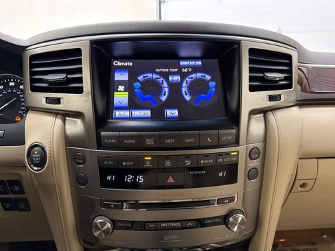 Used 2013 Lexus LX 570 4WD image 25