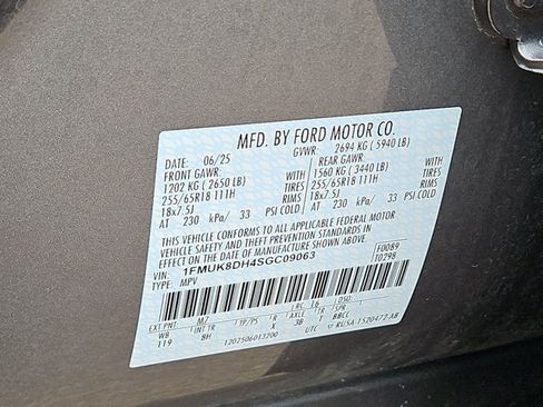 Used 2025 Ford Explorer Active AWD/4WD image 26