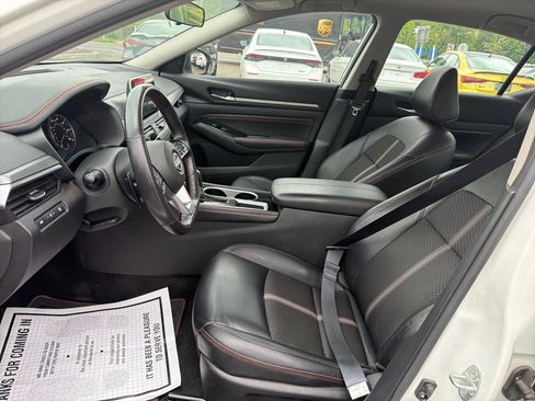 Used 2023 Nissan Altima 2.5 SR FWD image 19