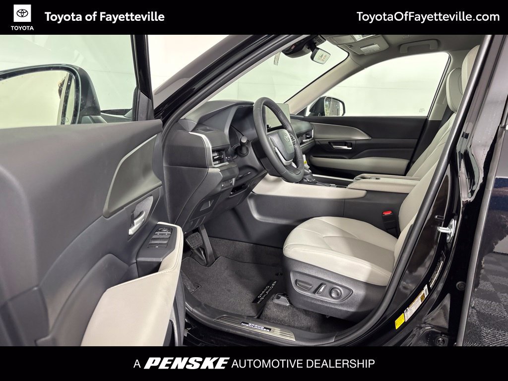 New 2026 Toyota Grand Highlander AWD image 31