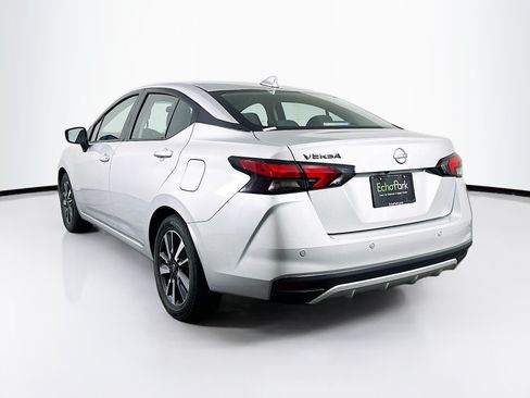 Used 2025 Nissan Versa SV FWD image 5