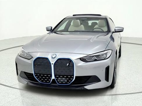 Used 2023 BMW i4 eDrive35 RWD image 3