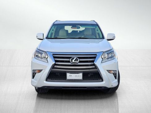 Used 2016 Lexus GX 460 Luxury w/ Preferred Accessory Package image 2
