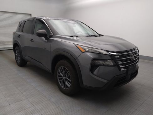 Used 2024 Nissan Rogue S FWD image 13