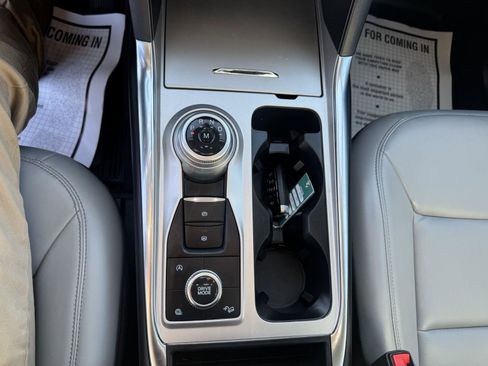 Used 2021 Ford Explorer XLT w/ Equipment Group 202A AWD/4WD image 15