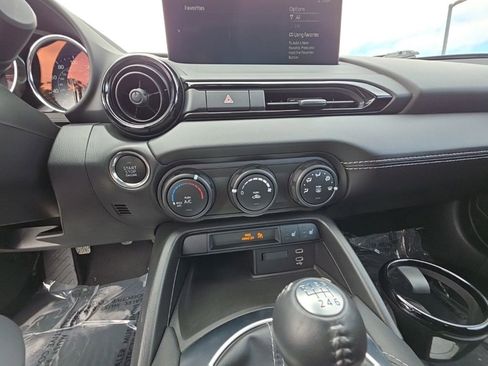 Used 2025 MAZDA MX-5 Miata Club RWD image 19
