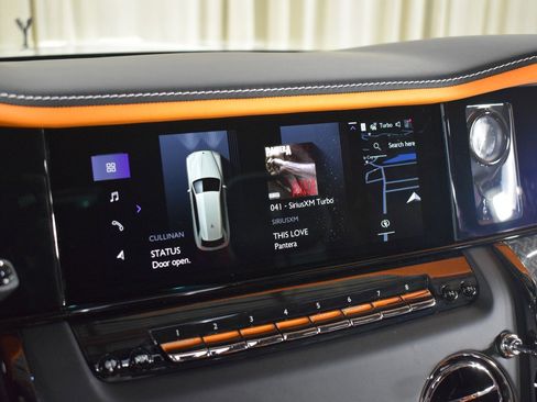 New 2026 Rolls-Royce Cullinan Black Badge image 31