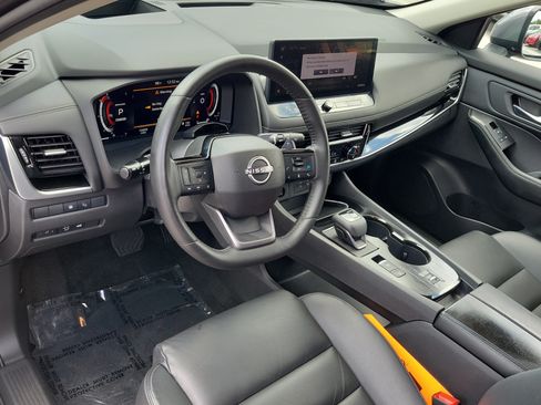 Used 2025 Nissan Rogue SL w/ Tech Package FWD image 22