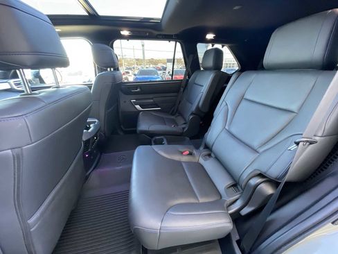 Used 2025 Toyota Sequoia Platinum image 25