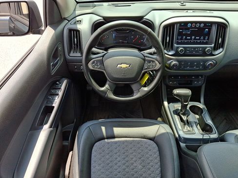 Used 2017 Chevrolet Colorado Z71 AWD/4WD image 12