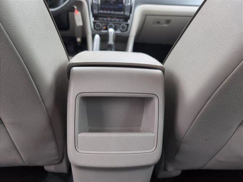 Used 2017 Volkswagen Passat 1.8T R-Line w/ R-Line Lighting Package image 20