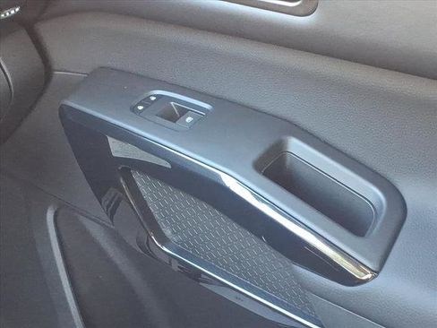 Certified 2025 Nissan Pathfinder SV image 17