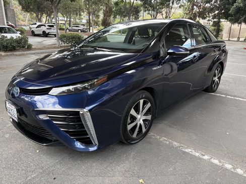 Used 2017 Toyota Mirai Base 4dr Sedan image 1
