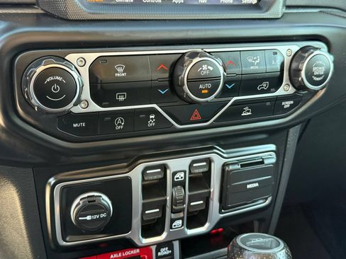 Used 2021 Jeep Gladiator Mojave AWD/4WD image 30