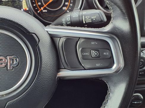 Used 2021 Jeep Wrangler Unlimited Sahara AWD/4WD image 16