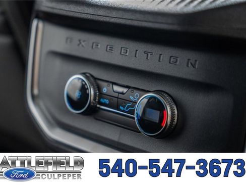 New 2025 Ford Expedition Active image 36