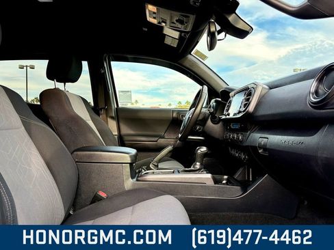 Used 2020 Toyota Tacoma TRD Off-Road image 23