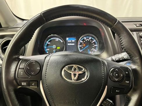 Used 2018 Toyota RAV4 Limited AWD/4WD image 13