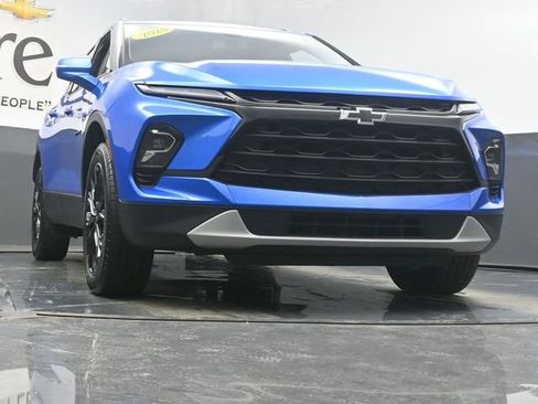 Used 2024 Chevrolet Blazer LT w/ LPO, Black Grille Bar Package image 3