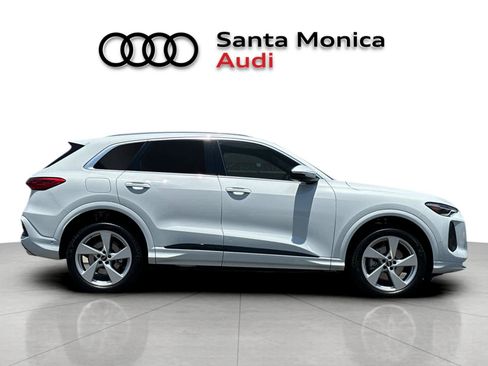 Used 2025 Audi Q5 Premium Plus w/ Premium Plus AWD/4WD image 8