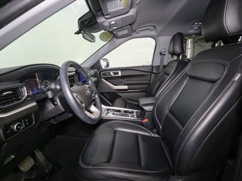 Used 2023 Ford Explorer XLT w/ Equipment Group 202A image 40