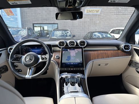 Used 2026 Mercedes-Benz GLC 300 4MATIC image 11