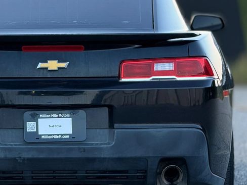 Used 2015 Chevrolet Camaro LT RWD image 14