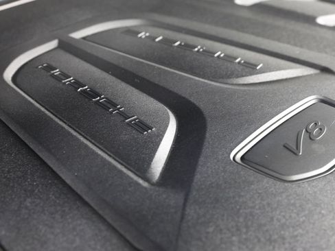 Certified 2025 Porsche Cayenne GTS AWD/4WD image 27