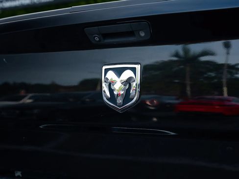 Used 2018 RAM 3500 SLT w/ Snow Chief Group AWD/4WD image 35