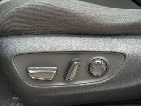 Used 2022 Toyota RAV4 XLE FWD image 26