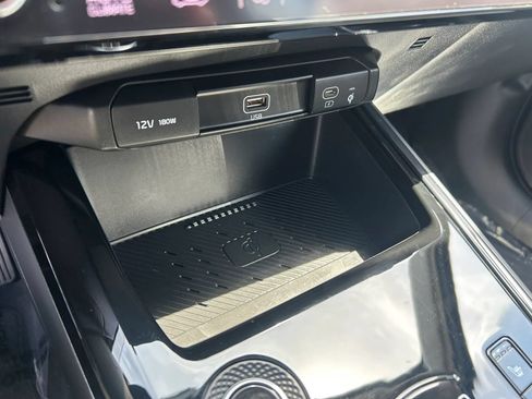 Used 2024 Kia Niro Wind FWD image 26