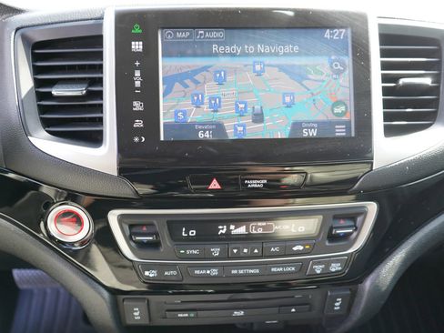 Used 2016 Honda Pilot Touring image 11