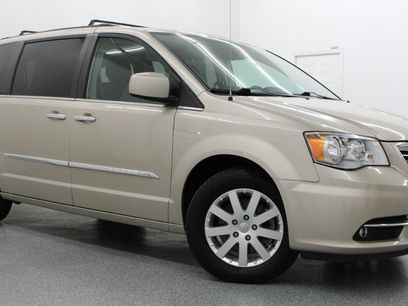 Used 2016 Chrysler Town & Country Touring w/ Driver Convenience Group
