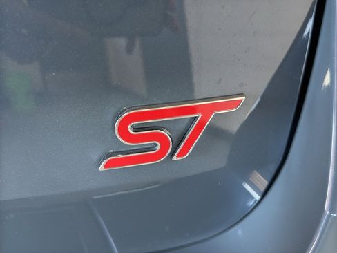 Used 2025 Ford Explorer ST image 10