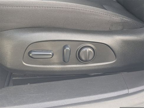 Used 2024 Chevrolet Malibu LT image 19