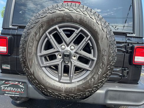Used 2024 Jeep Wrangler Unlimited Sport AWD/4WD image 34
