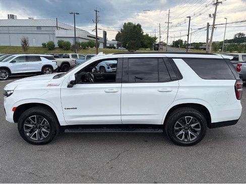 Used 2023 Chevrolet Tahoe Z71 w/ Luxury Package AWD/4WD image 15